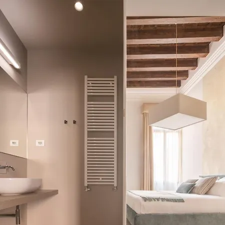 Ninfea Luxury 4* Velence